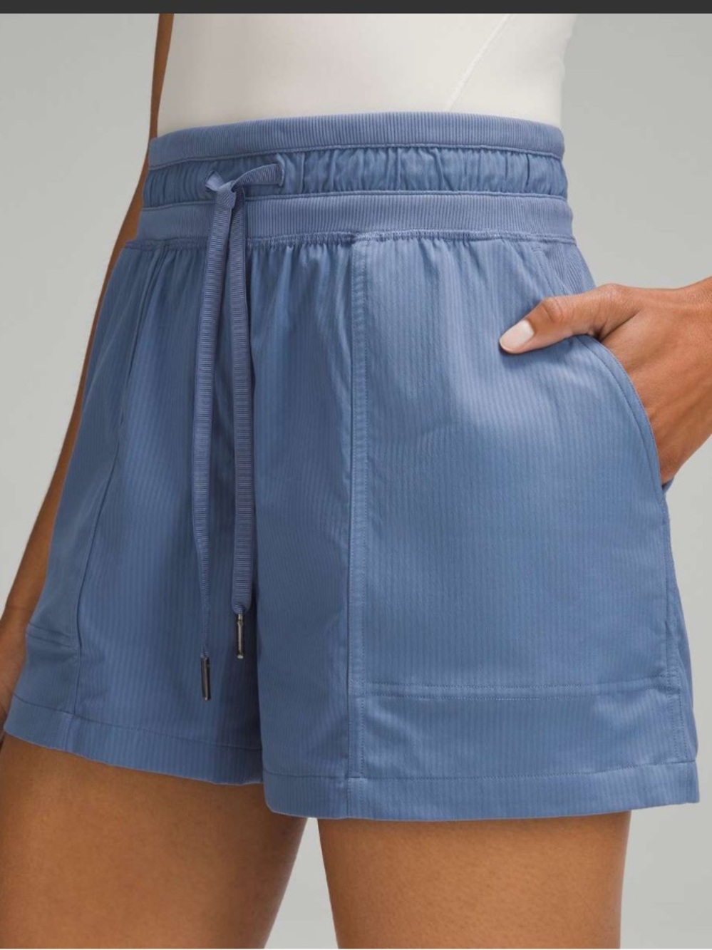 Lululemon women size 6 Dance Studio High-Rise athletic Short 3.5" in Oasis Blue